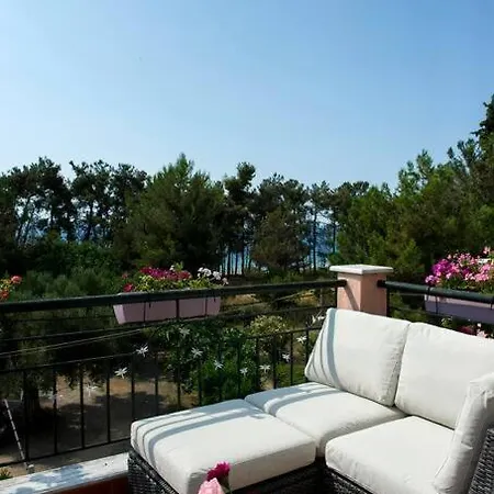 Daire Ermionis Maisonette